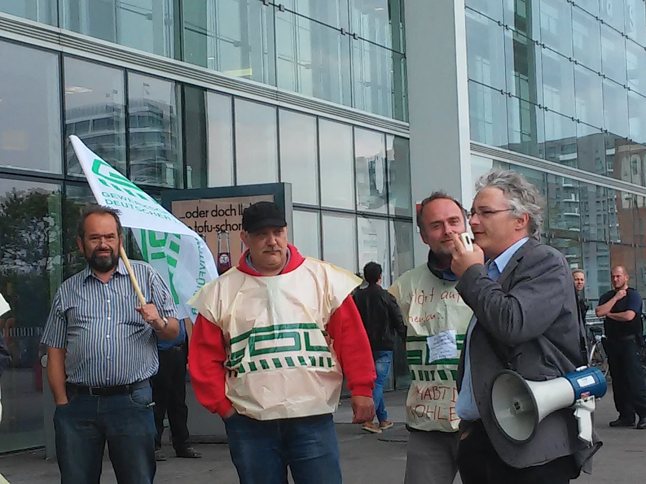 Kundgebung vor dem Ostbahnhof 9. Mai