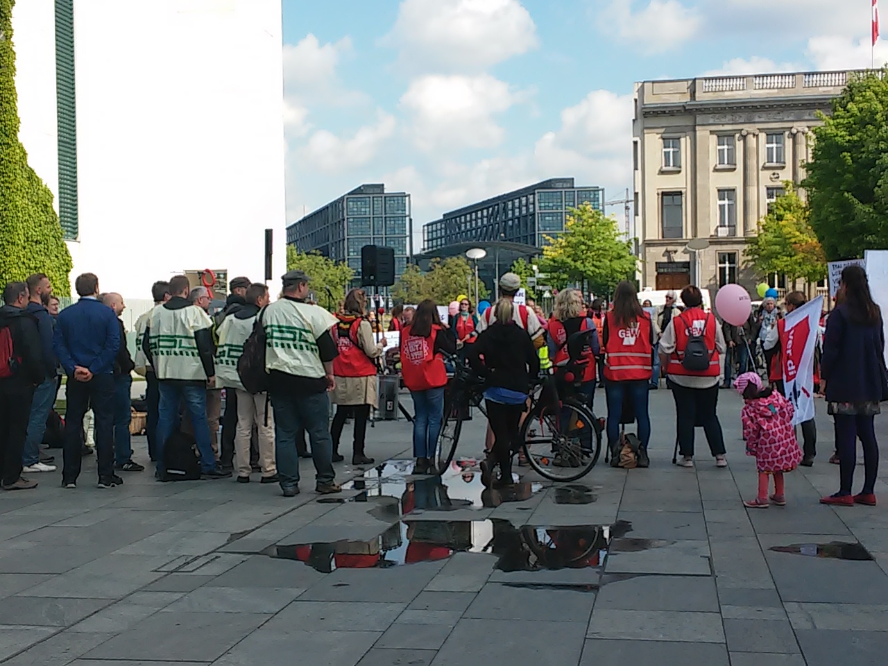 Streik vor dem Kanzleramt - 21. Mai 2015