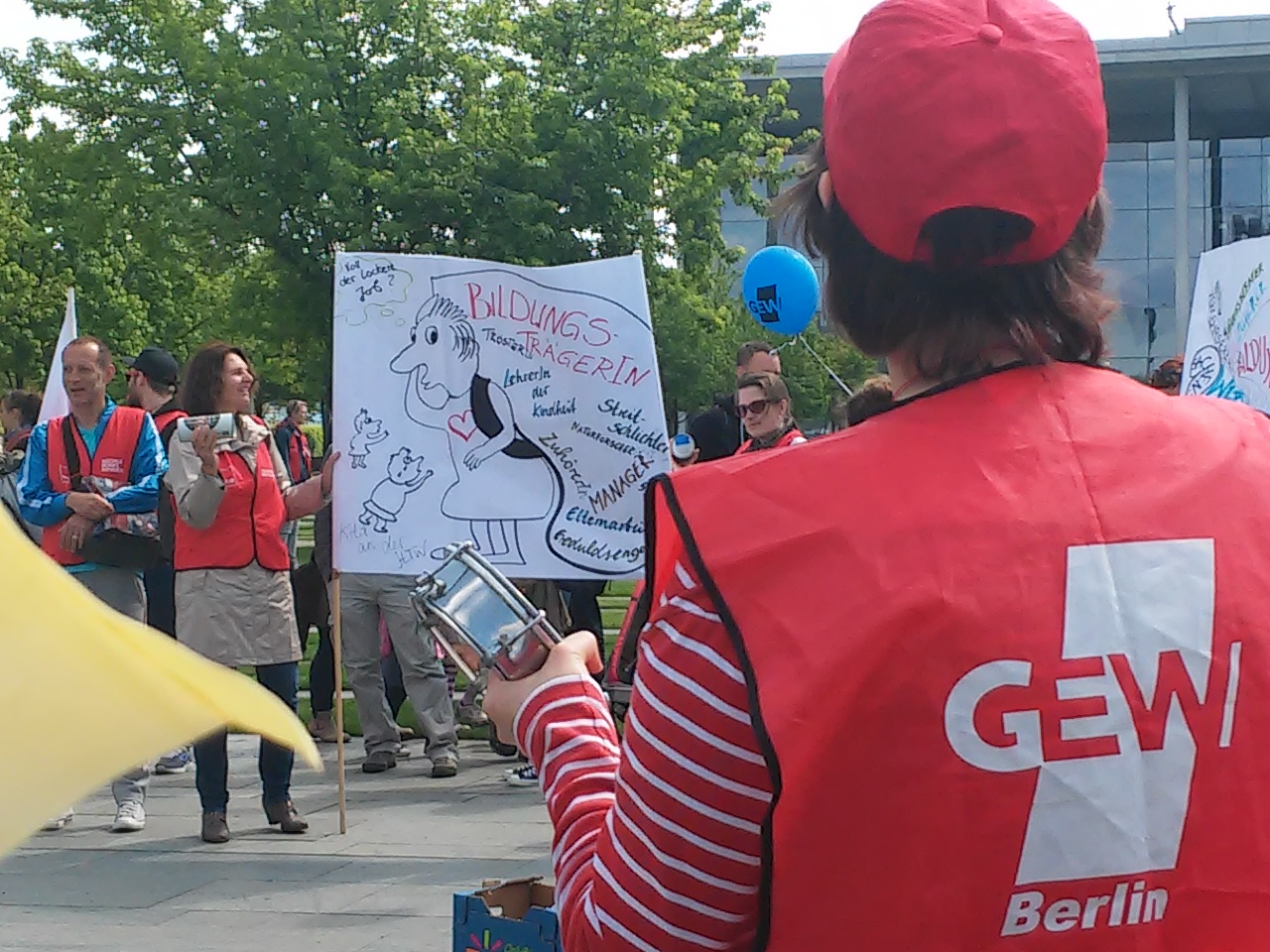 Streik vor dem Kanzleramt - 21. Mai 2015